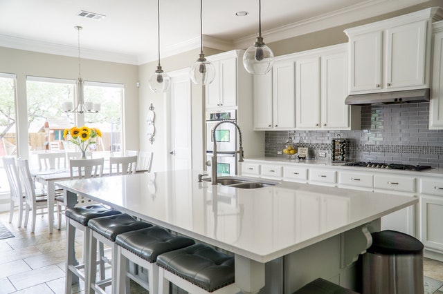 White Kitchen Cabinets: The Benefits of Having an All White Kitchen Cabinet Idea