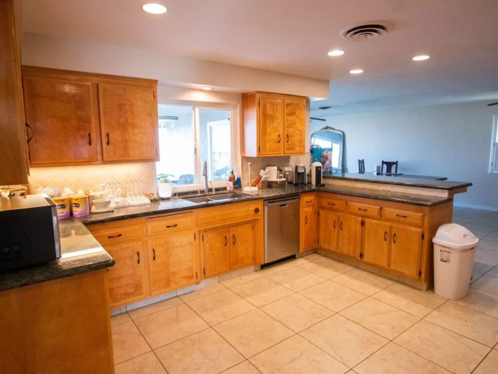 The Moretti kitchen before the remodel